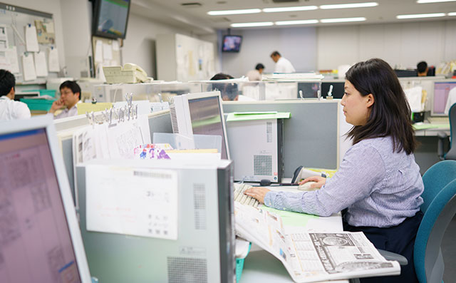 新聞制作編集チームの写真